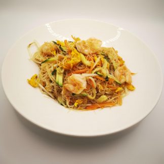 Spaghetti di riso con gamberi e verdure